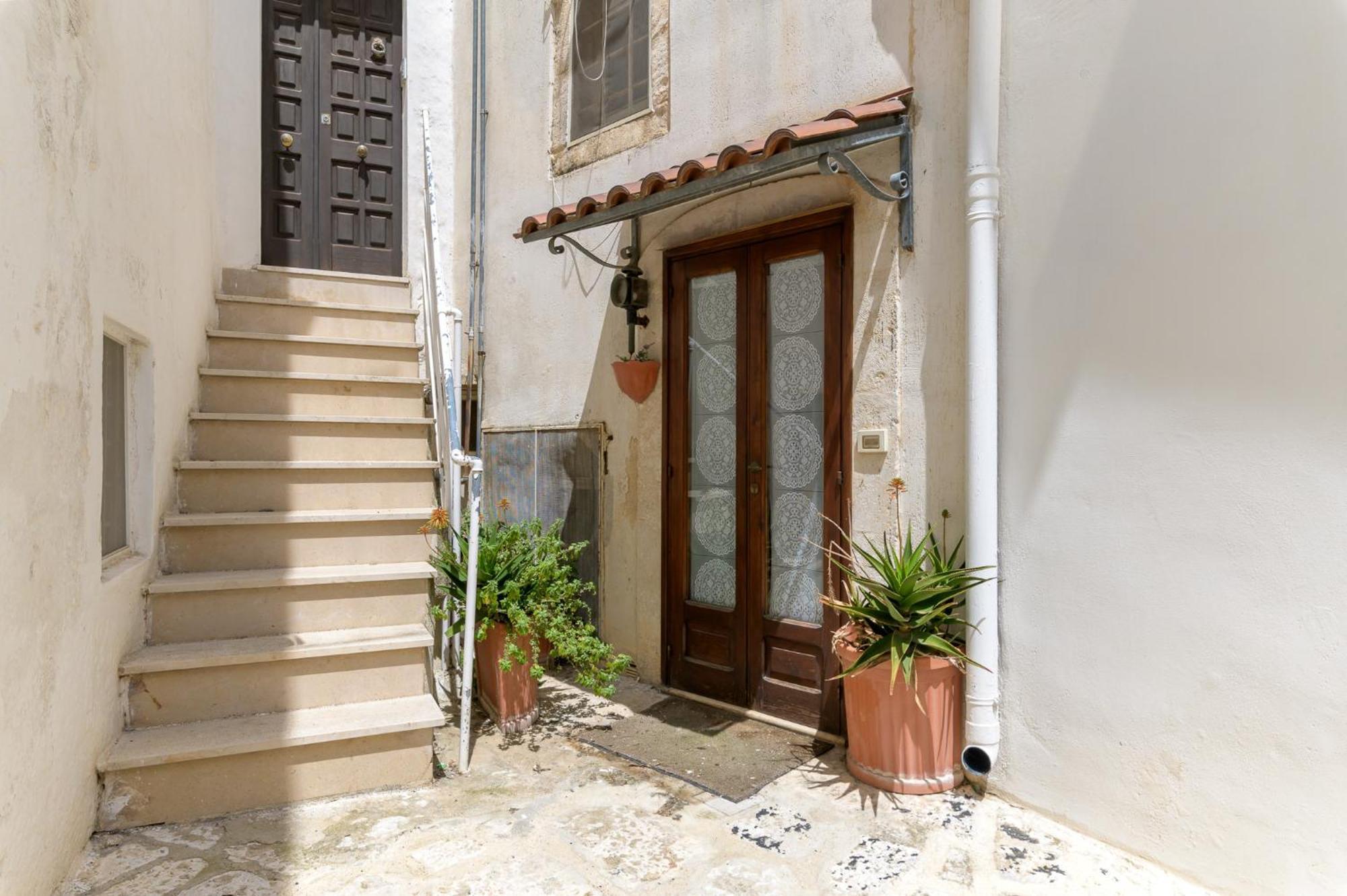 Appartamento Vintage Con Balcone By Wonderful Italy Ostuni Kültér fotó